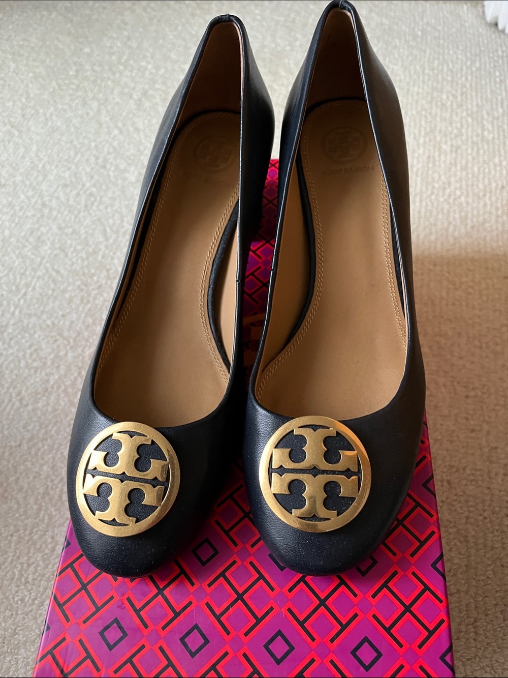 Tory Burch Black Leather Pumps with Gold Logo Medallion